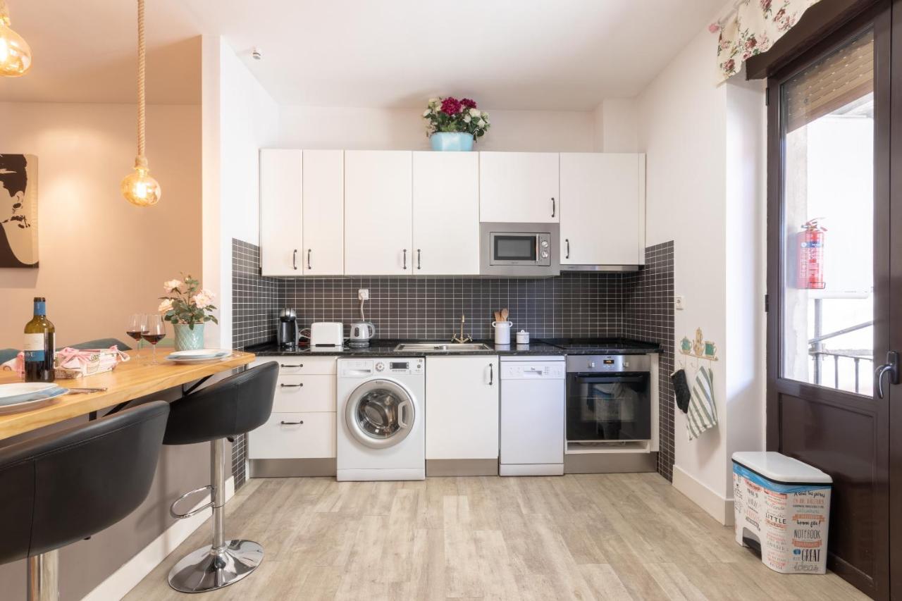 Apartment Between Old Town & Guggenheim!! Private Parking Більбао Екстер'єр фото